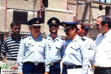 امیر سرلشکر شهید منصور ستاری در حال بازدید از طرح‌ها و پروژه‌های نهاجا