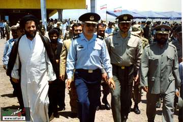 فرمانده نهاجا در کنار فرماندهان و همسنگران